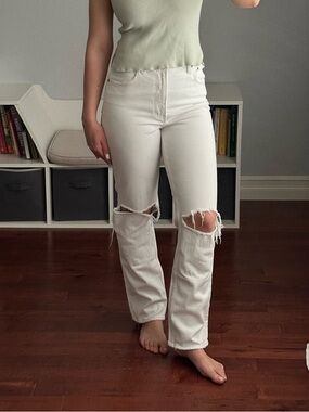 Abercrombie & Fitch White Straight-Leg Ripped Jeans